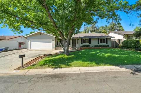 1312 Dominion Dr, Redding, CA 96002