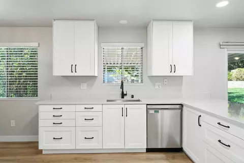 Kitchen - 1312 Dominion Dr, Redding, CA 96002 photo 3 of 5