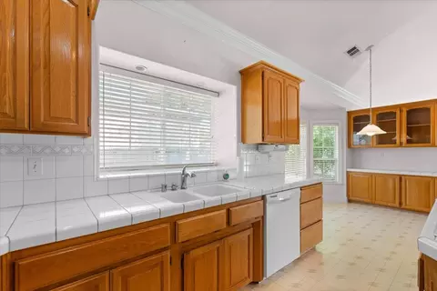Kitchen - 2571 Eastbrook Dr, Redding, CA 96002 photo 3 of 6