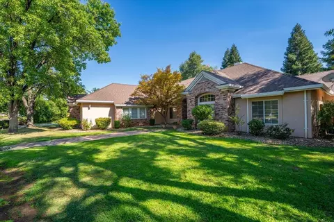 Exterior - 2571 Eastbrook Dr, Redding, CA 96002 photo 1 of 24