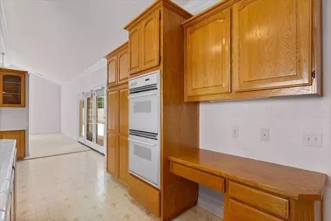 Kitchen - 2571 Eastbrook Dr, Redding, CA 96002 photo 5 of 6