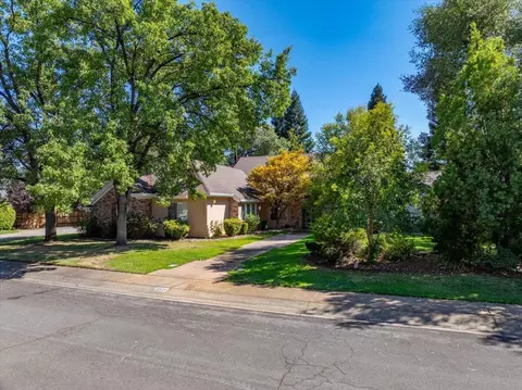 Exterior - 2571 Eastbrook Dr, Redding, CA 96002 photo 4 of 24