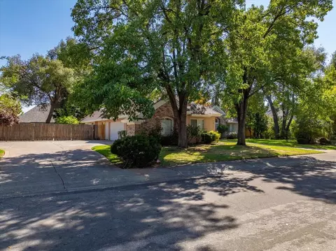 Exterior - 2571 Eastbrook Dr, Redding, CA 96002 photo 5 of 24