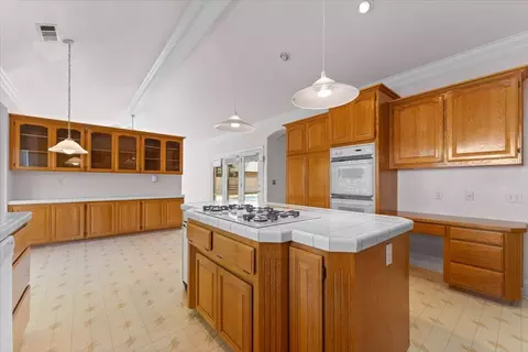 Kitchen - 2571 Eastbrook Dr, Redding, CA 96002 photo 4 of 6