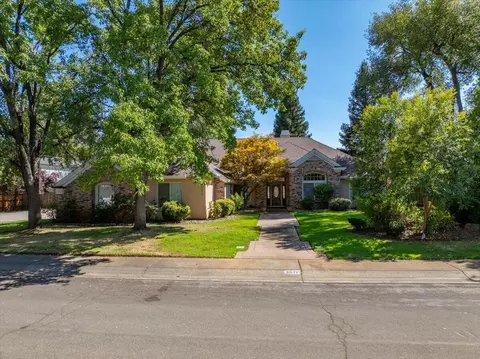 Exterior - 2571 Eastbrook Dr, Redding, CA 96002 photo 3 of 24