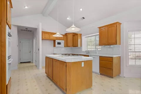 Kitchen - 2571 Eastbrook Dr, Redding, CA 96002 photo 2 of 6
