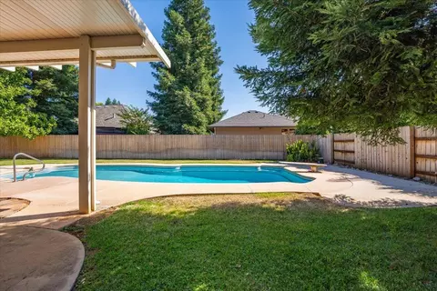 Exterior - 2571 Eastbrook Dr, Redding, CA 96002 photo 7 of 24