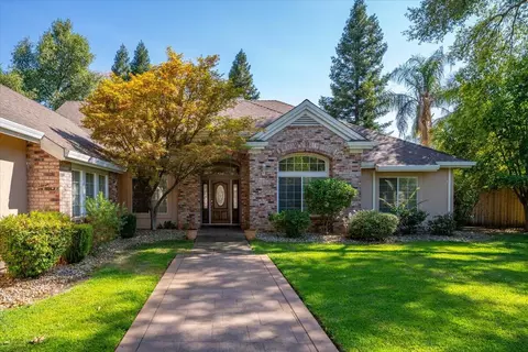 Exterior - 2571 Eastbrook Dr, Redding, CA 96002 photo 2 of 24