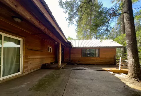 15888 Phillips Rd, Oak Run, CA 96069 photo 4
