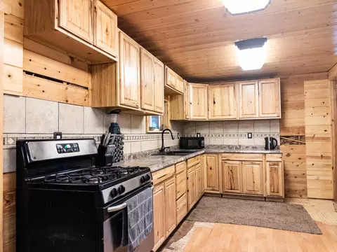15888 Phillips Rd, Oak Run, CA 96069 photo 9