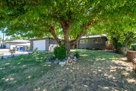 6685 Southgate Dr, Redding, CA 96001