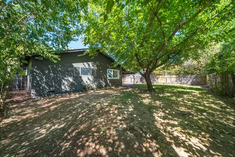 Exterior - 6685 Southgate Dr, Redding, CA 96001 photo 9 of 25