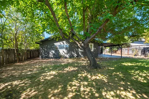 Exterior - 6685 Southgate Dr, Redding, CA 96001 photo 10 of 25