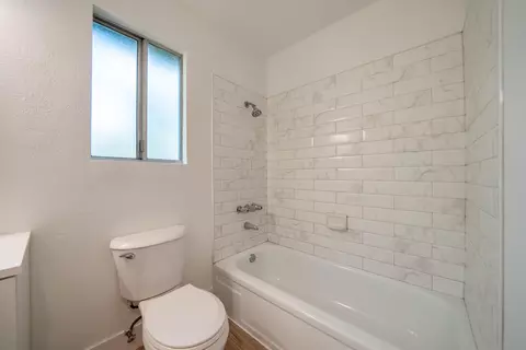 Bath - 6685 Southgate Dr, Redding, CA 96001 photo 1 of 3