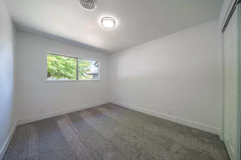 Bedroom - 6685 Southgate Dr, Redding, CA 96001 photo 1 of 7