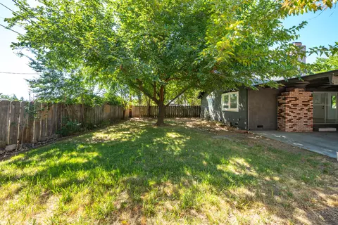 Exterior - 6685 Southgate Dr, Redding, CA 96001 photo 12 of 25