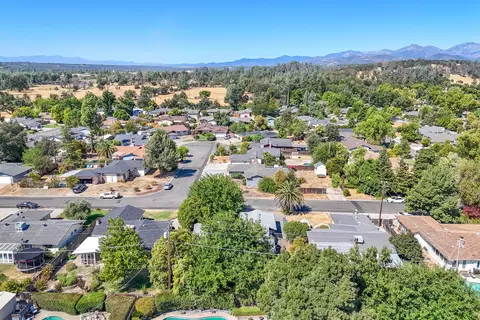 View/Area - 6685 Southgate Dr, Redding, CA 96001 photo 6 of 10