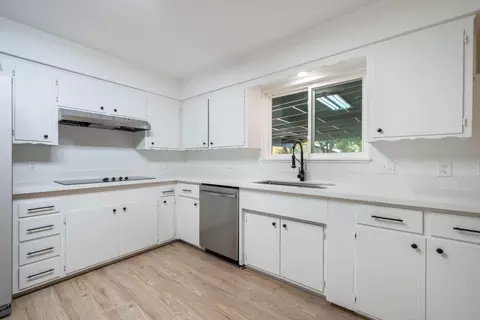 Kitchen - 6685 Southgate Dr, Redding, CA 96001 photo 2 of 2