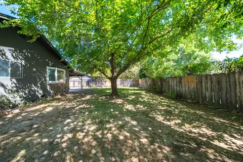 Exterior - 6685 Southgate Dr, Redding, CA 96001 photo 8 of 25