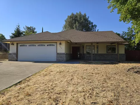 2779 Summerbreeze Pl, Redding, CA 96001