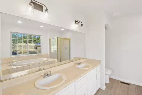 Bath - 13360 Oak Run Rd, Oak Run, CA 96069 photo 1 of 2