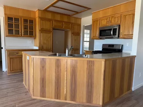 Kitchen - 13360 Oak Run Rd, Oak Run, CA 96069 photo 2 of 2