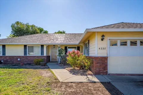4338 Blazingwood Dr, Redding, CA 96001