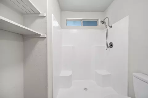 Bath - 3387 Bridger Dr, Redding, CA 96002 photo 1 of 2