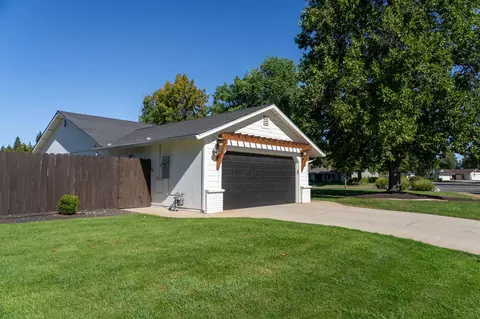 Exterior - 3387 Bridger Dr, Redding, CA 96002 photo 6 of 14