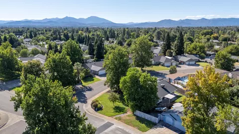 View/Area - 3387 Bridger Dr, Redding, CA 96002 photo 4 of 5