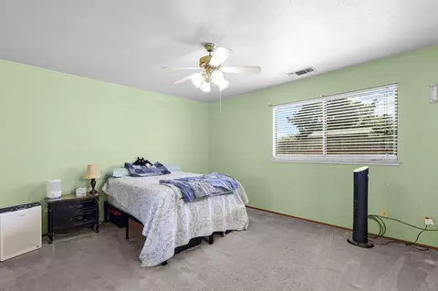 Bedroom - 1637 Lacey Ln, Redding, CA 96003 photo 5 of 6