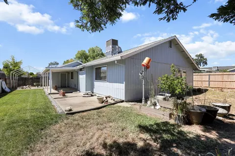 Exterior - 1637 Lacey Ln, Redding, CA 96003 photo 3 of 7
