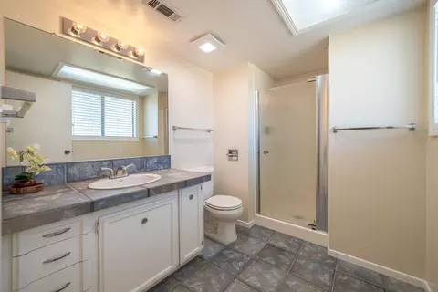 Bath - 1201 Echo Rd, Redding, CA 96002 photo 3 of 3