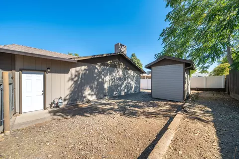 Exterior - 1201 Echo Rd, Redding, CA 96002 photo 13 of 19