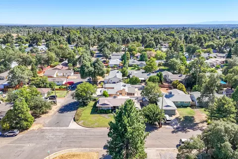 View/Area - 1201 Echo Rd, Redding, CA 96002 photo 4 of 7