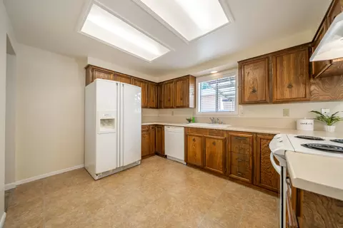 Kitchen - 1201 Echo Rd, Redding, CA 96002 photo 1 of 4