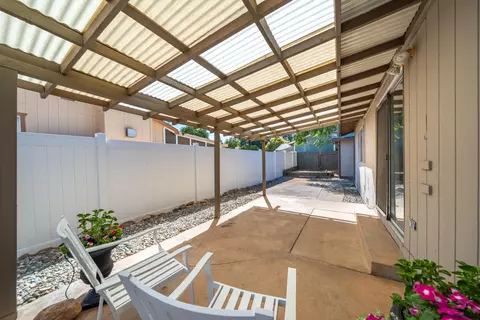 Exterior - 1201 Echo Rd, Redding, CA 96002 photo 7 of 19
