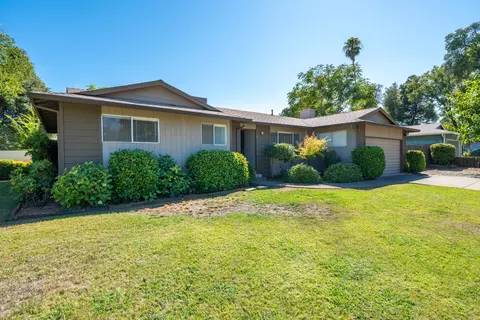 Exterior - 1201 Echo Rd, Redding, CA 96002 photo 4 of 19