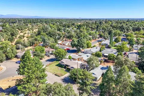 View/Area - 1201 Echo Rd, Redding, CA 96002 photo 3 of 7