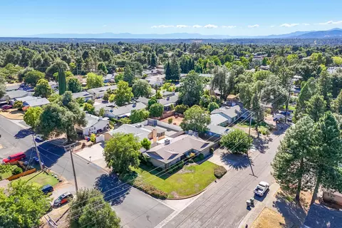 View/Area - 1201 Echo Rd, Redding, CA 96002 photo 5 of 7