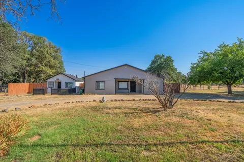 19819 And 19825 Gas Point Rd, Cottonwood, CA 96022