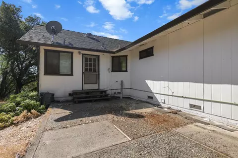 Exterior - 17528 Pine View Dr, Redding, CA 96003 photo 2 of 4