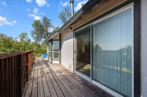 Exterior - 17528 Pine View Dr, Redding, CA 96003 photo 4 of 4