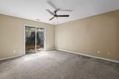 Bedroom - 1470 Setter Dr, Redding, CA 96003 photo 7 of 8