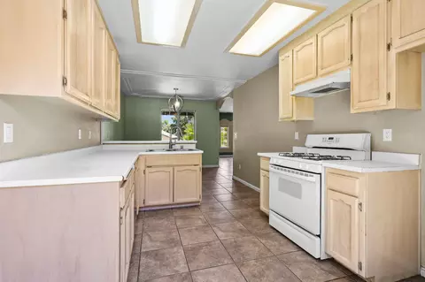 Kitchen - 1470 Setter Dr, Redding, CA 96003 photo 2 of 3