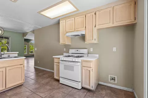 Kitchen - 1470 Setter Dr, Redding, CA 96003 photo 3 of 3