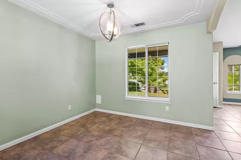 Living - 1470 Setter Dr, Redding, CA 96003 photo 5 of 5