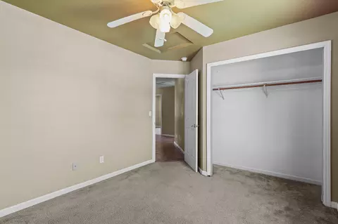 Bedroom - 1470 Setter Dr, Redding, CA 96003 photo 3 of 8