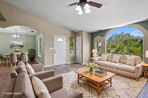 Living - 1470 Setter Dr, Redding, CA 96003 photo 1 of 5