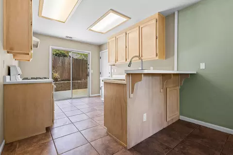 Kitchen - 1470 Setter Dr, Redding, CA 96003 photo 1 of 3